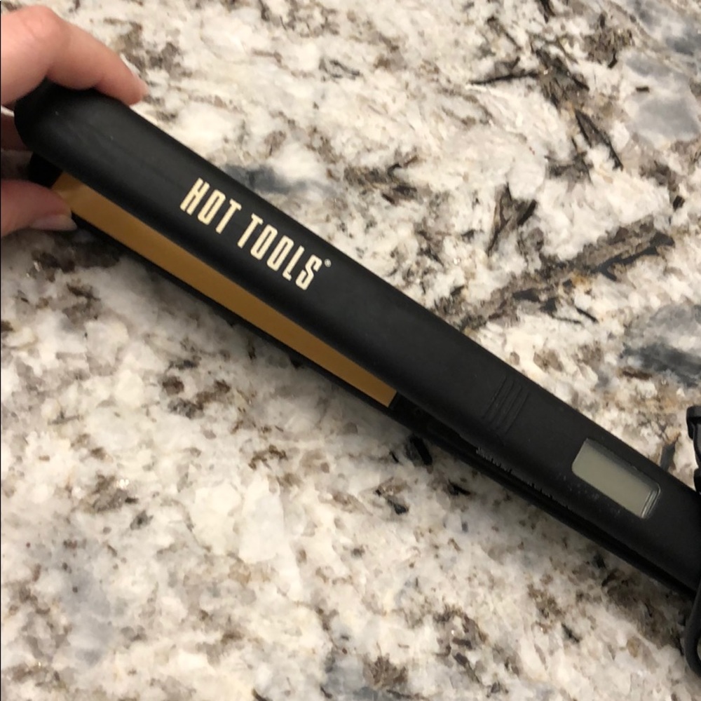 Hot Tools Straightener